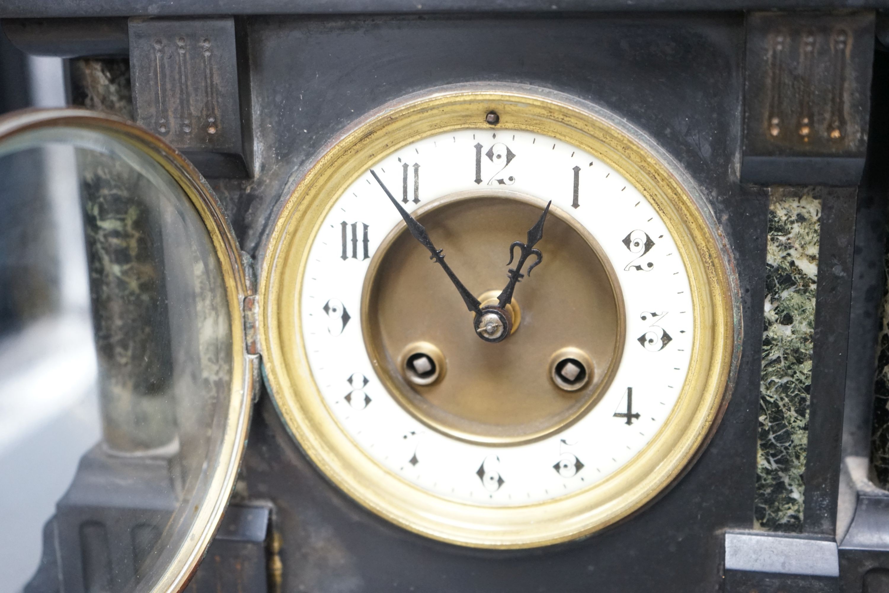 A Victorian slate mantel clock 33 cm high